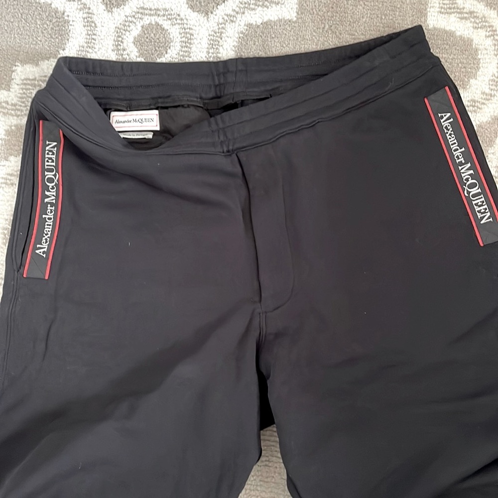 Very comfortable very beautiful sweat bands